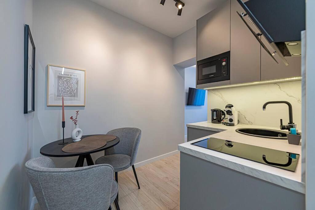 Lovely 1Bd Central Apartment By Hostlovers Kaunas Ngoại thất bức ảnh